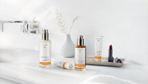 Soins quotidiens de base en trois étapes Dr. Hauschka Soins quotidiens de base en trois étapes Dr. Hauschka