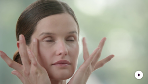 Dr. Hauschka Tutoriel: Teint parfait Dr. Hauschka Tutoriel: Teint parfait